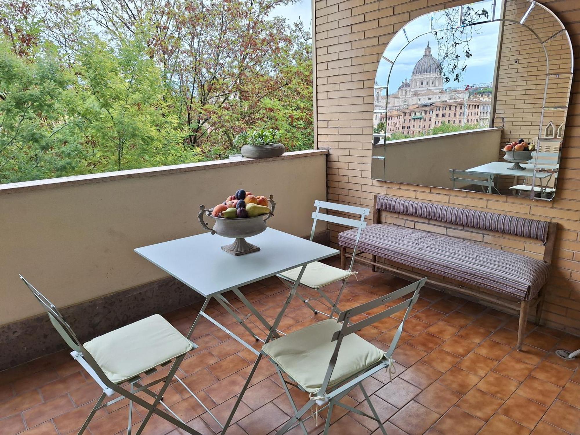 Delmirani'S Book Apartments - Vatican View Roma Ngoại thất bức ảnh