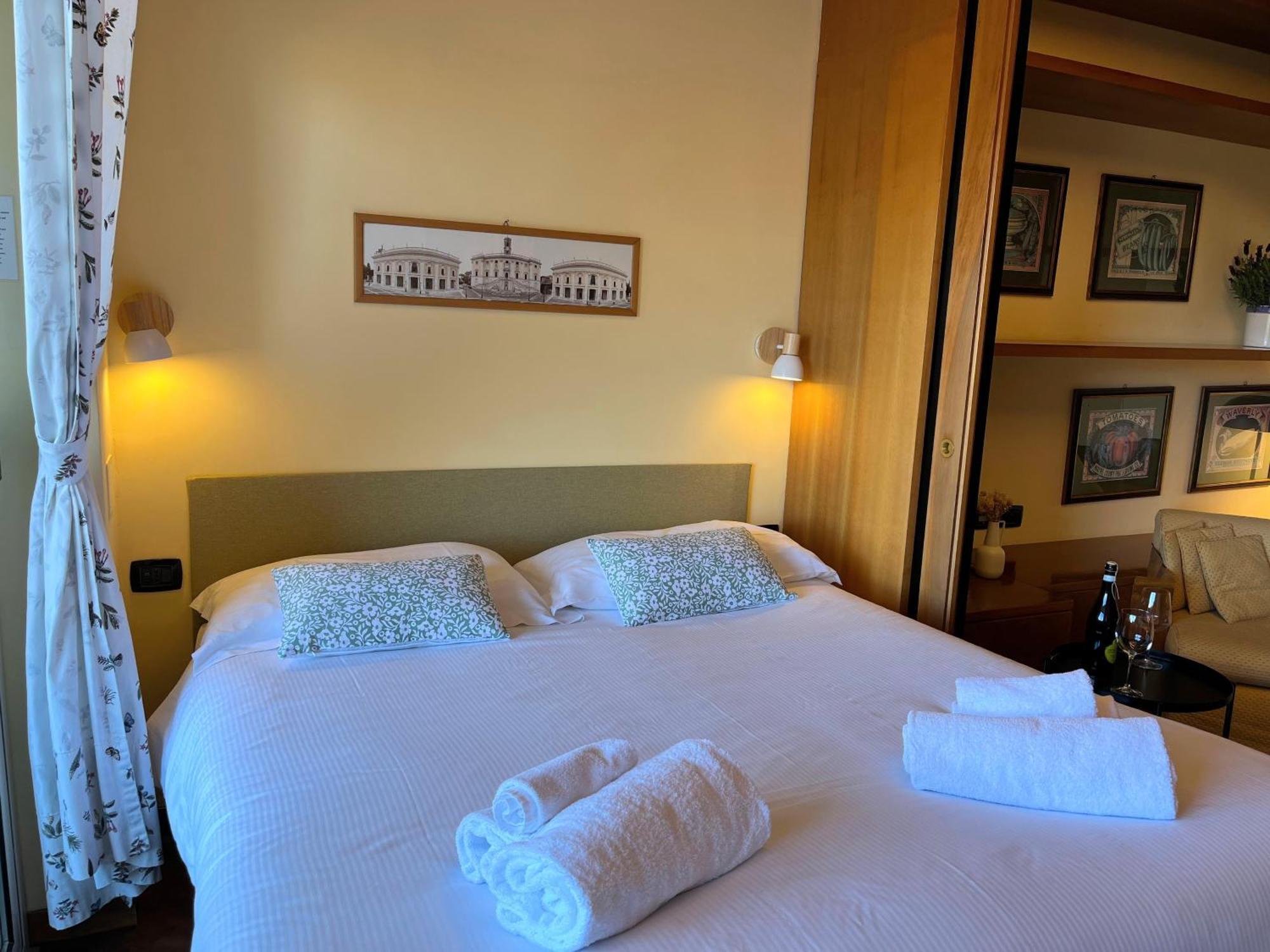 Delmirani'S Book Apartments - Vatican View Roma Ngoại thất bức ảnh